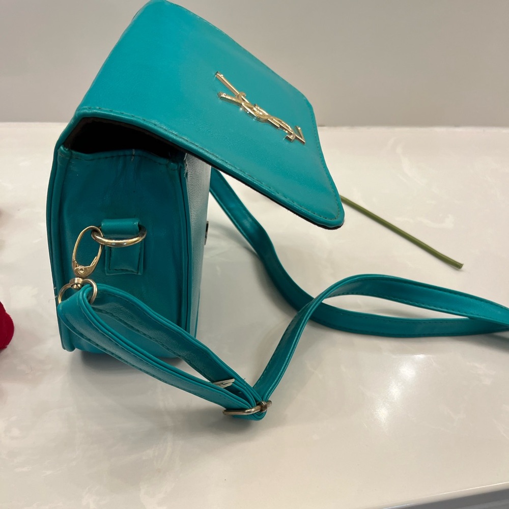 women's wallet in excellent condition